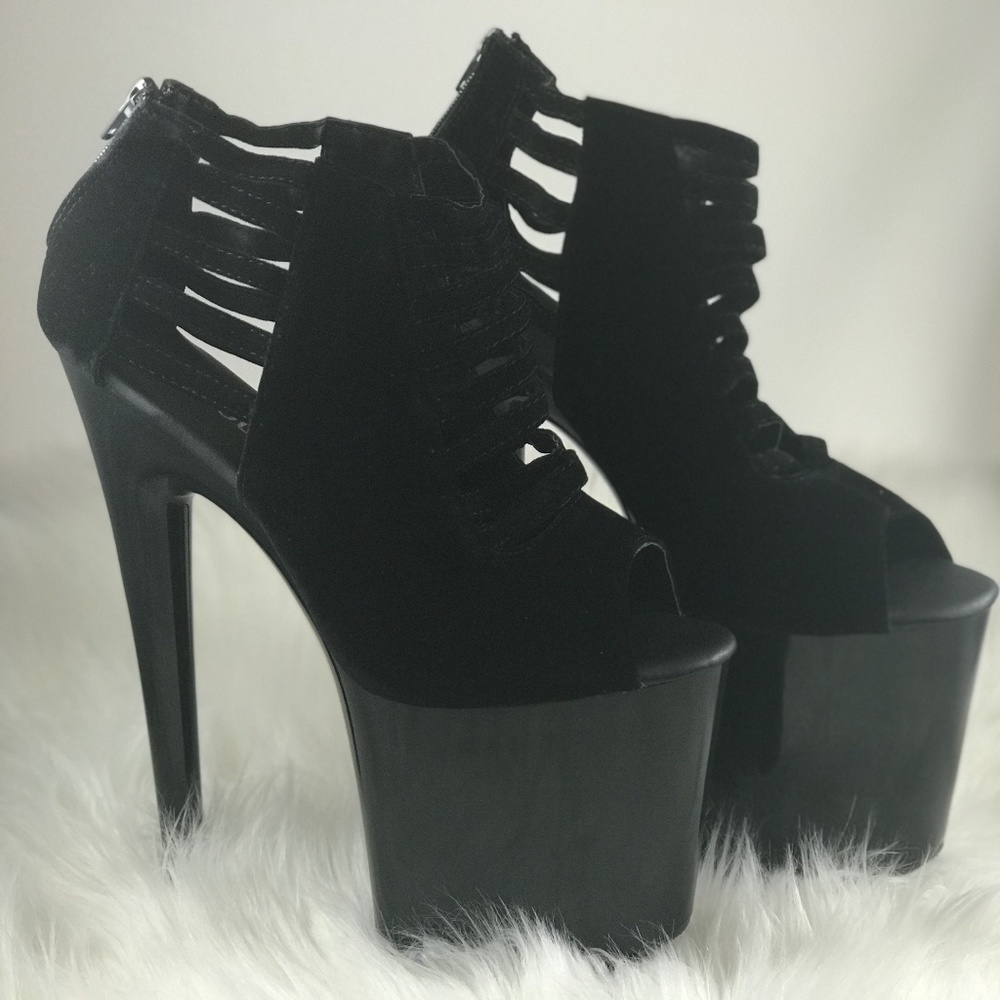 Velvet- high heel platform shoe